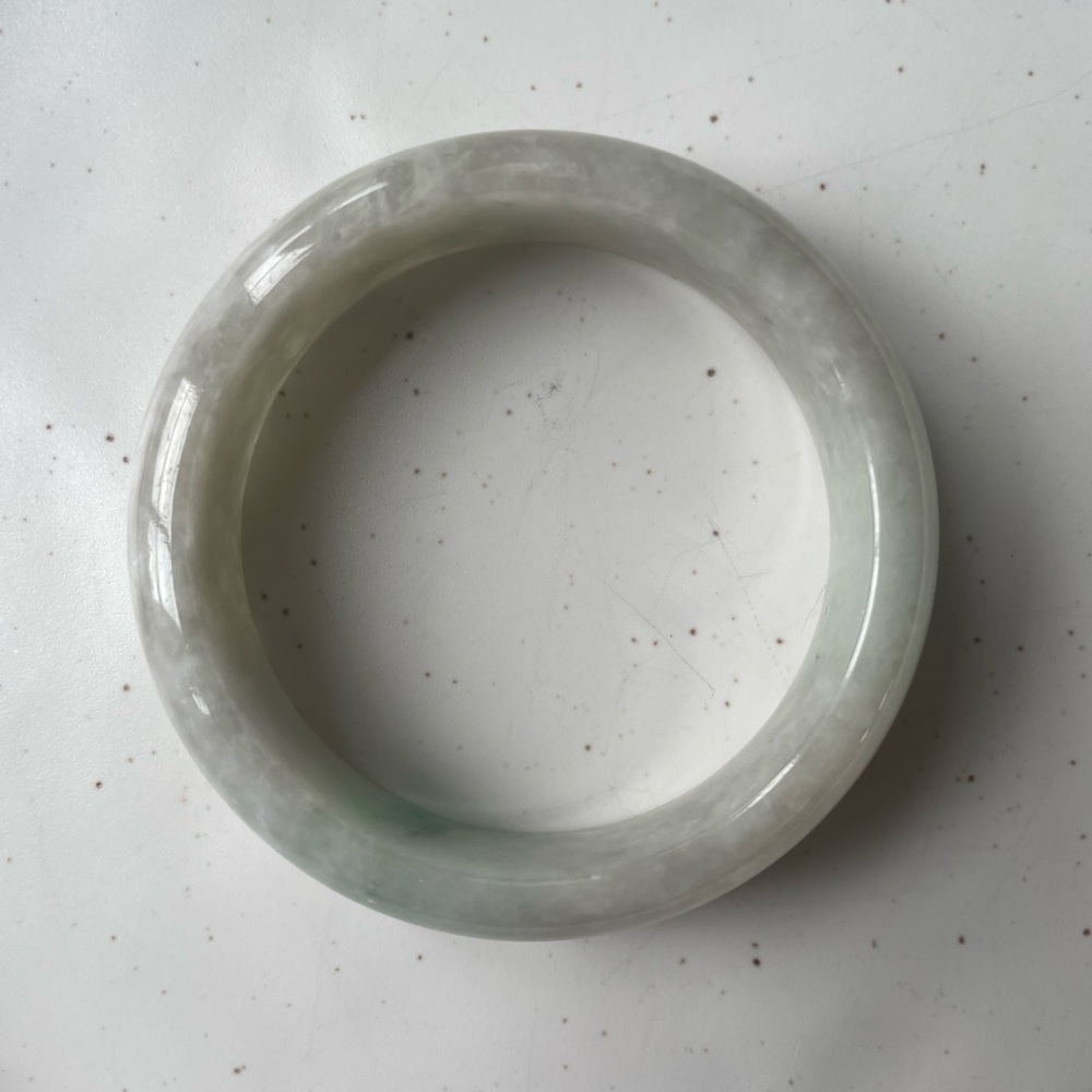 JADE l Authentic Burmese Jade Bangle snow white jade specs of apple green 52mm - Picture 11 of 15